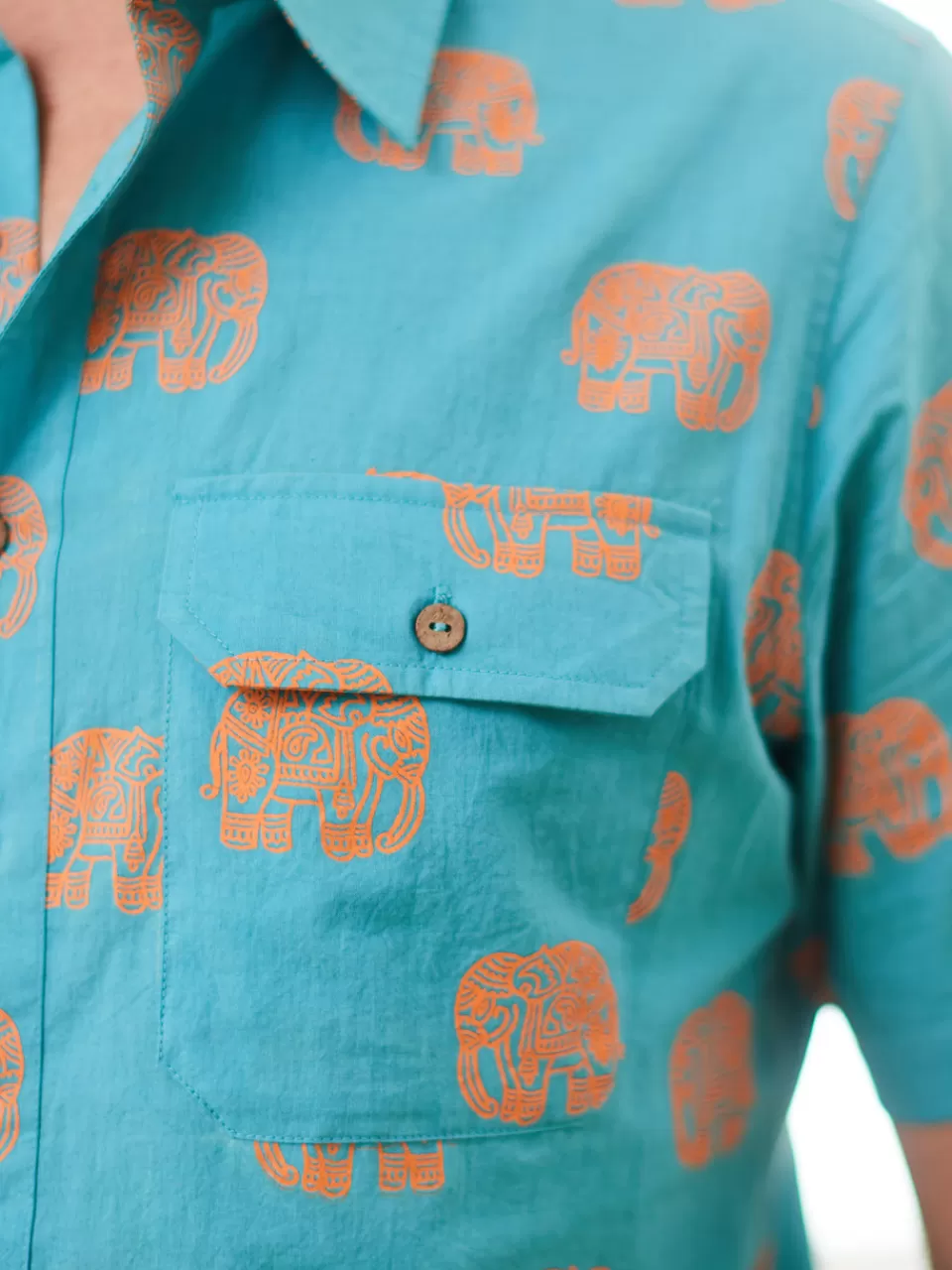 T-shirt Femme « Majesté de l'Éléphant » - Collection Exclusive April Cornell