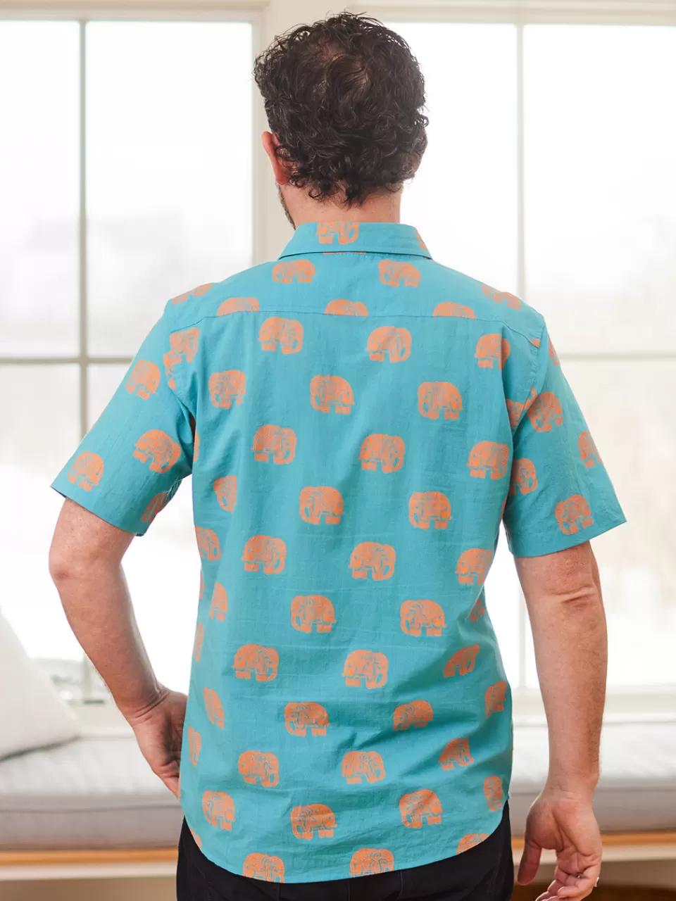 T-shirt Femme « Majesté de l'Éléphant » - Collection Exclusive April Cornell