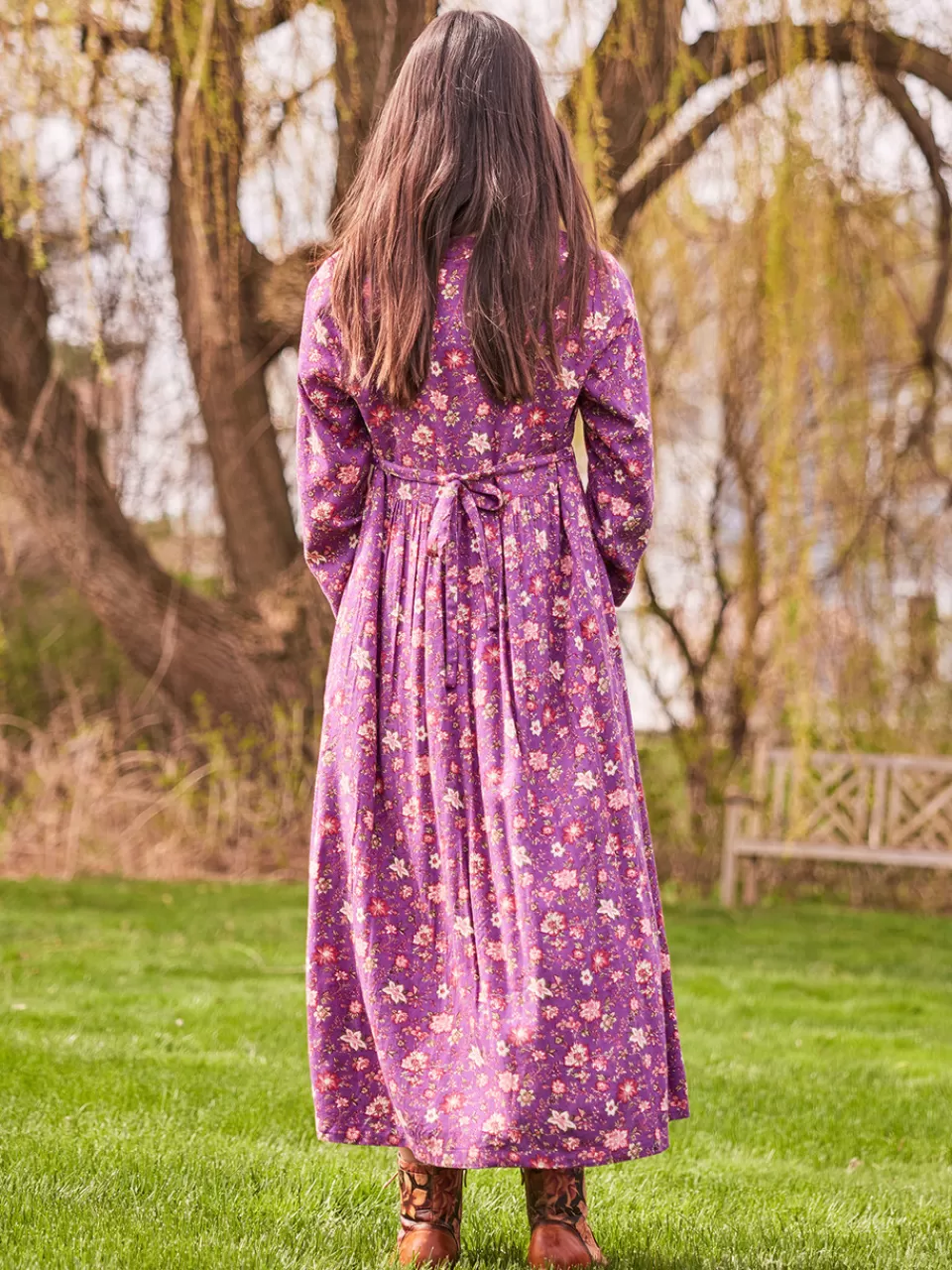 Robe Printanière Sarah - Style Jeune Femme Élégante - Disponible chez April Cornell