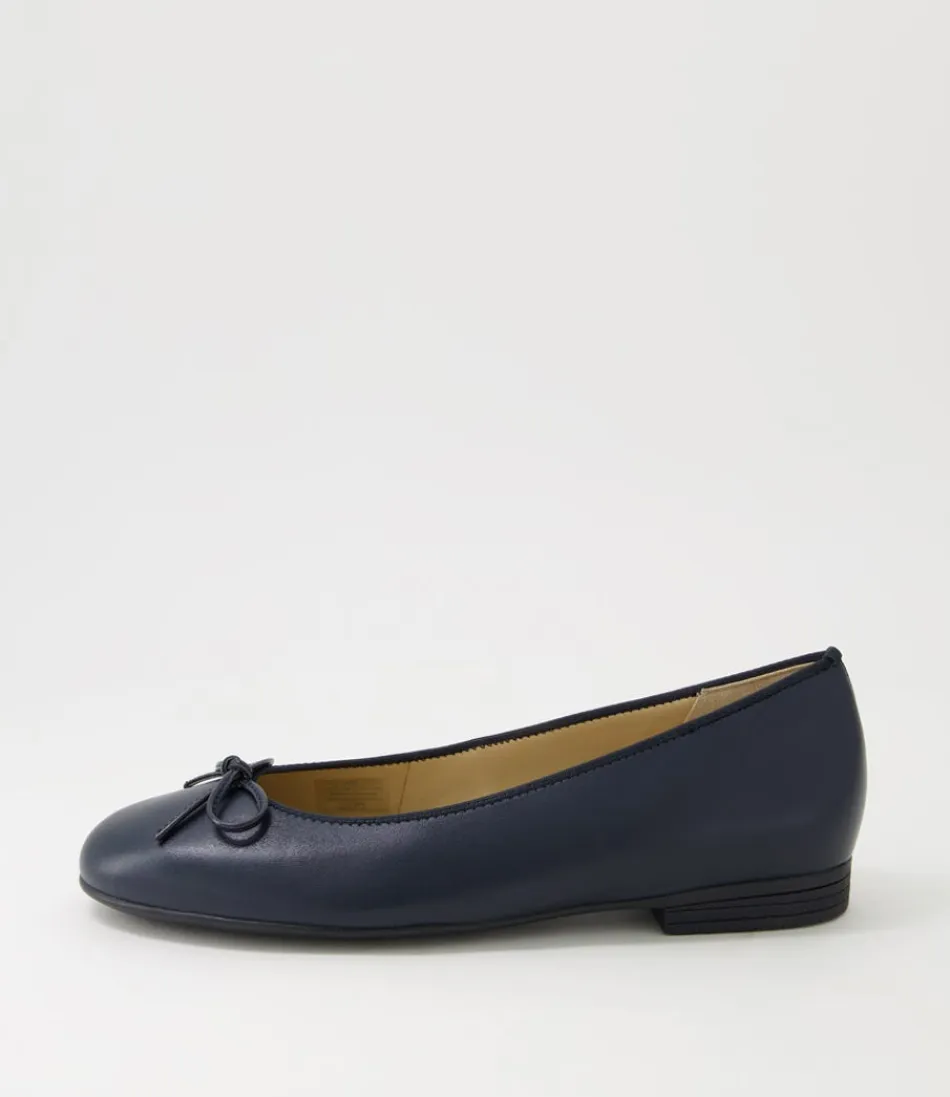 Ballerines Femme en Cuir Souble ARA Confort - Modèle Sardinia 29 Bleu Marine  
Élégantes ballerines en cuir véritable bleu nuit - Collection Confort ARA Sardinia 29  
Ballerines femme cuir marin souple - Confort optimal ARA Modèle 29 Sardaigne Bleu  
Escarpins plats en cuir bleu profond - ARA Confort Sardaigne 29 pour déplacement féminin  
Ballerines en Cuir Souple Modèle Sardinia 29 - Teinte Bleu Marine Élégante par ARA Confort