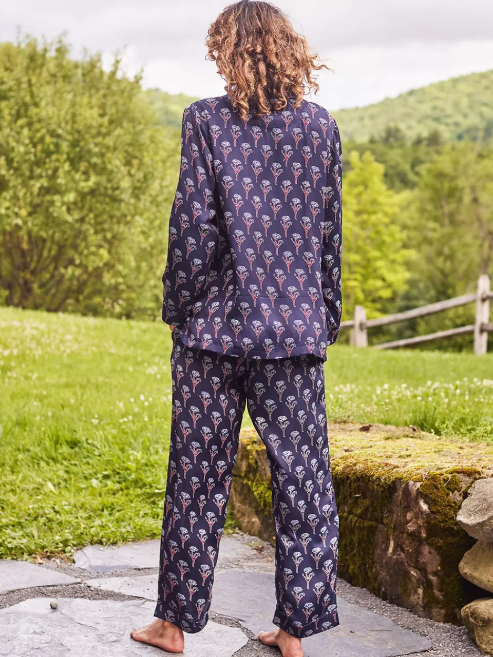 Ensemble Pyjama Femme en Satin Saphir - Confort Élégant & Offre Exclusive - Collection Avril