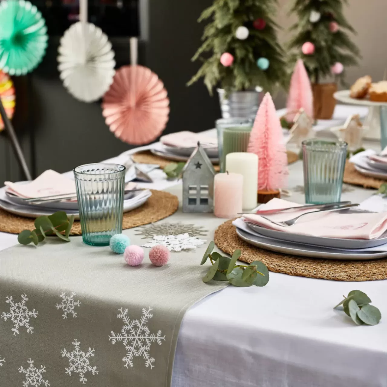 Nappe de Table Ulster Weavers Lin Décorative Flocons de Neige - 70 Pouces Style Rustique Élégant à Prix Doux