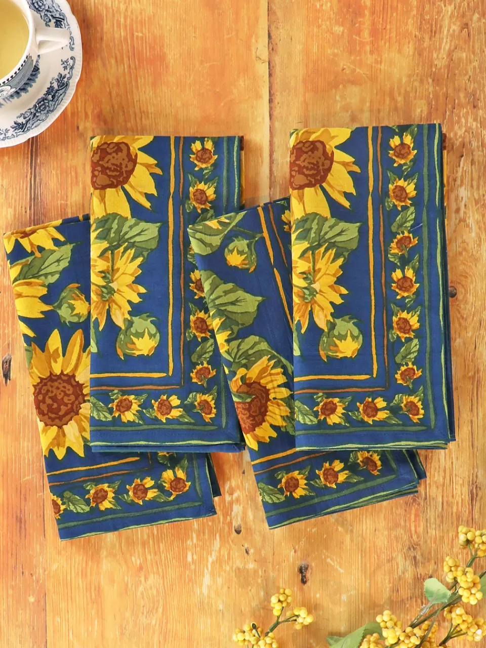 « Champs Dorés » - Lot de 4 serviettes en coton éco-responsable Bleu Marine | Collection printanière April Cornell - Élégance à petit prix pour vos repas ensoleillés