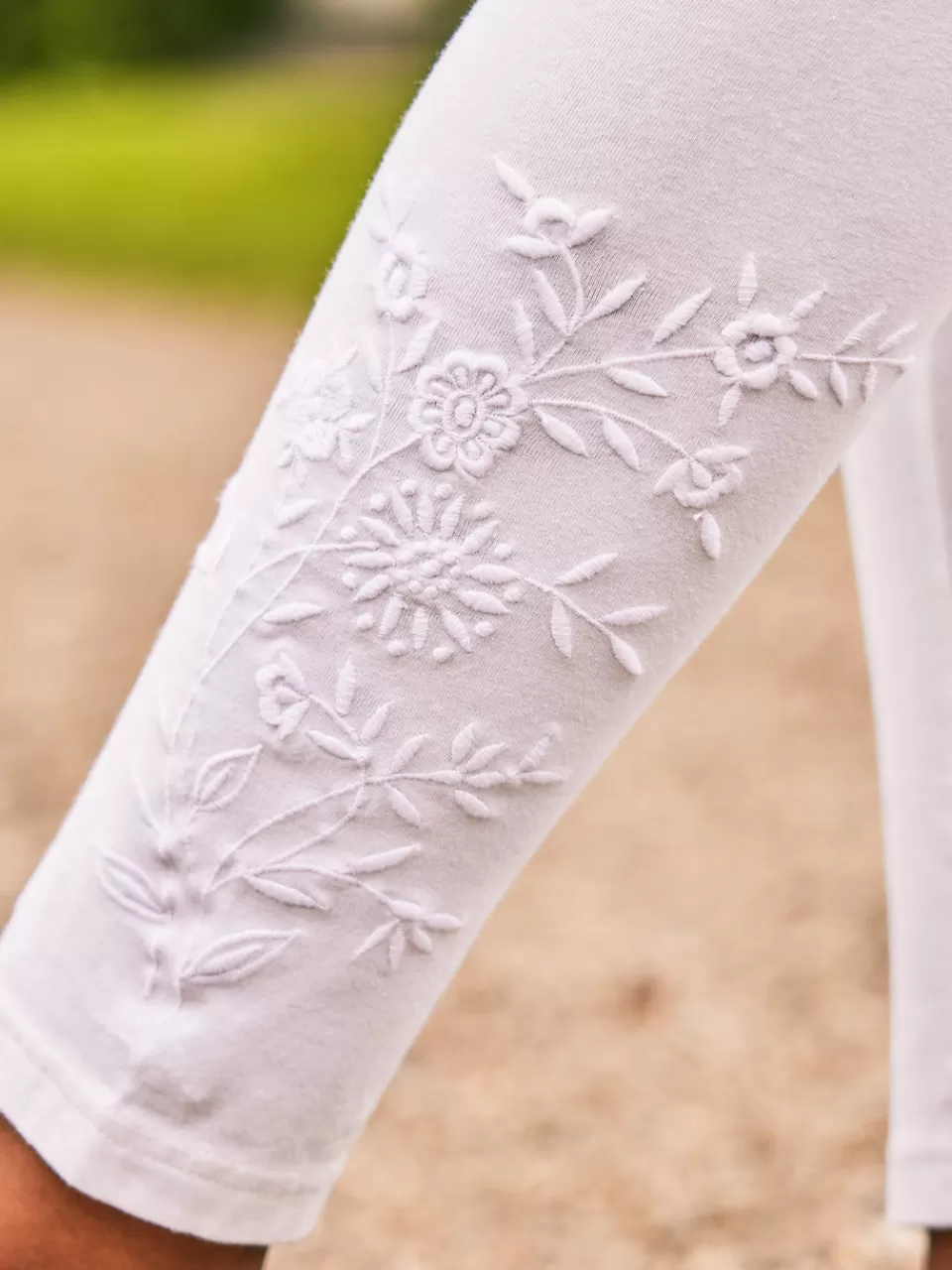 Legging Femme Élégant à Motifs Brodés | Collection Printanière de la Boutique April Cornell