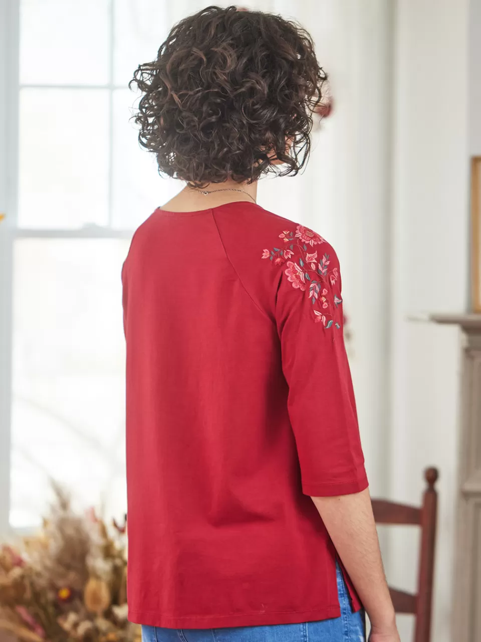 Avril Cornell - T-shirt brodé style tapisserie en promotion limitée
