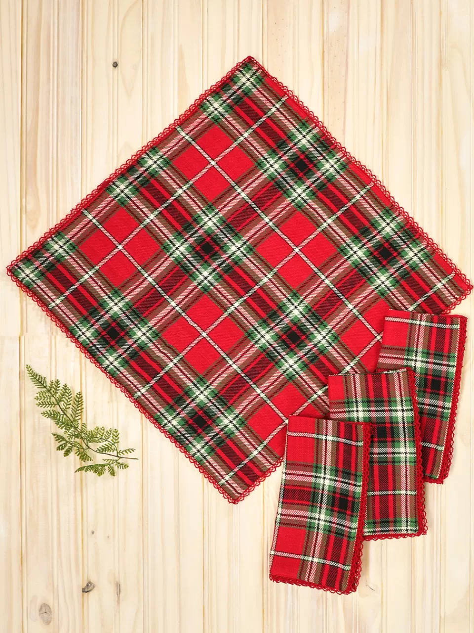 Ensemble de 4 Serviettes en Tartan Écossais - Élégance Artisanale pour Votre Table par April Cornell 

Découvrez notre Collection Exclusive : Serviettes de Table en Laine Vichy - 4 Pièces Uniques par La Maison April Cornell 

Lot de 4 Lingettes en Tissu Tartan - Motif Heritage pour Dîners Raffinés - Création April Cornell 

Quatre Serviettes de Maison en Plaid Traditionnel - Édition Limitée par April Cornell - Élégance Intemporelle