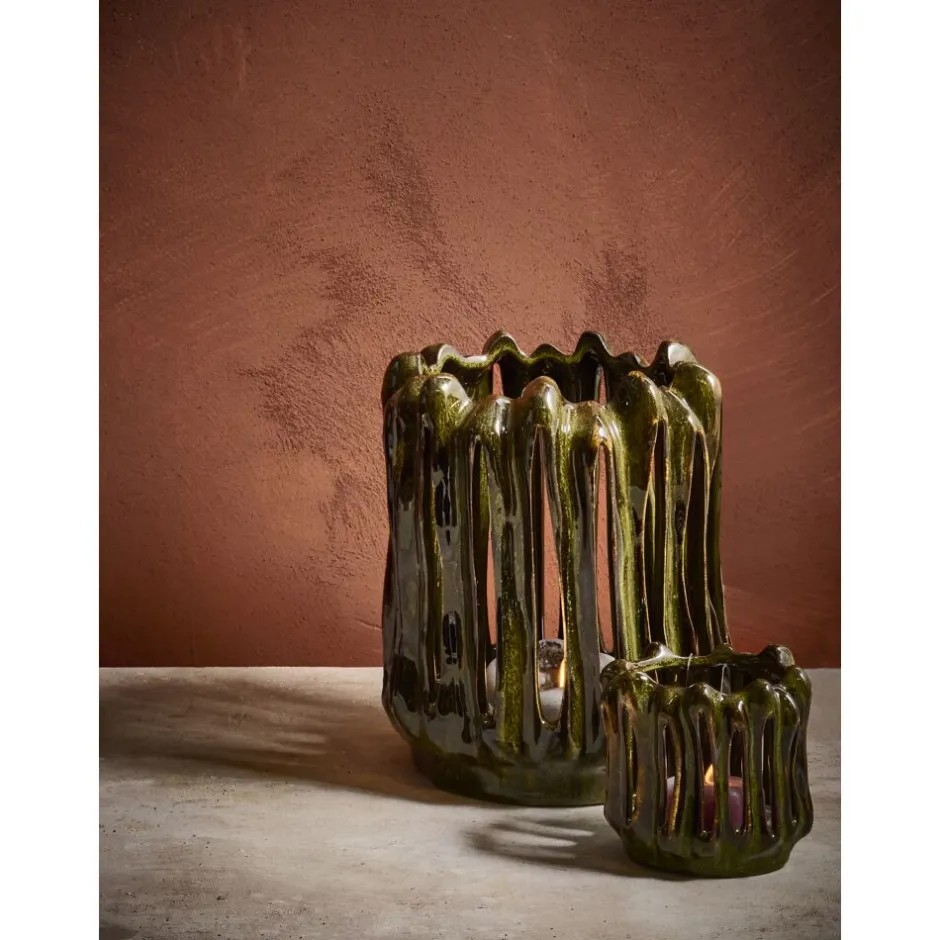 Photophore d'ambiance Pomax Terracotta | Bougie en grès émaillé vert forêt - Dimensions 24,5 cm de diamètre sur 28 cm de haut - Création artisanale pour décoration intérieur/extérieur