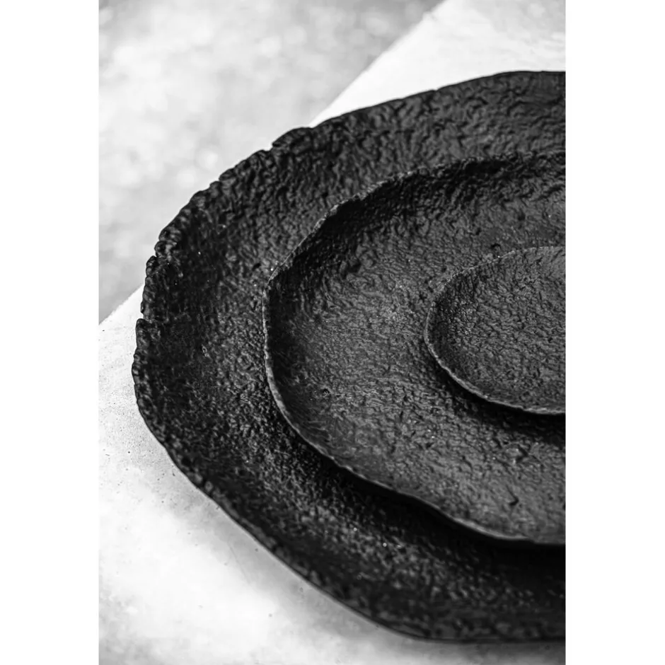 Assiette plate en aluminium Noir Tromso - Bols & Paniers Pomax - Design moderne pour service pratique - Dimensions 12,5 cm diamètre x 1,5 cm hauteur - Finition résistante anthracite
