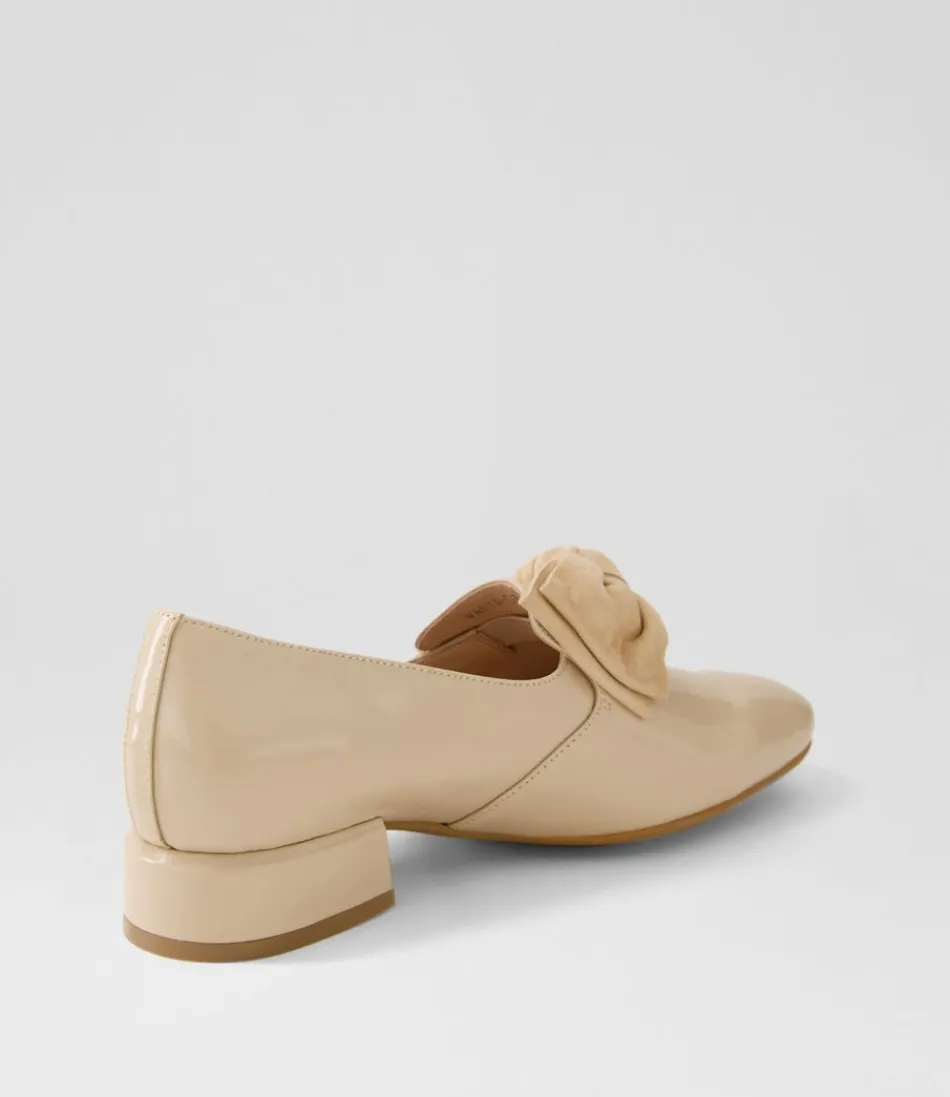 Mocassins Femme DJANGO-JULIETTE - Talons confortables en suède verni nuance latte, style urbain raffiné