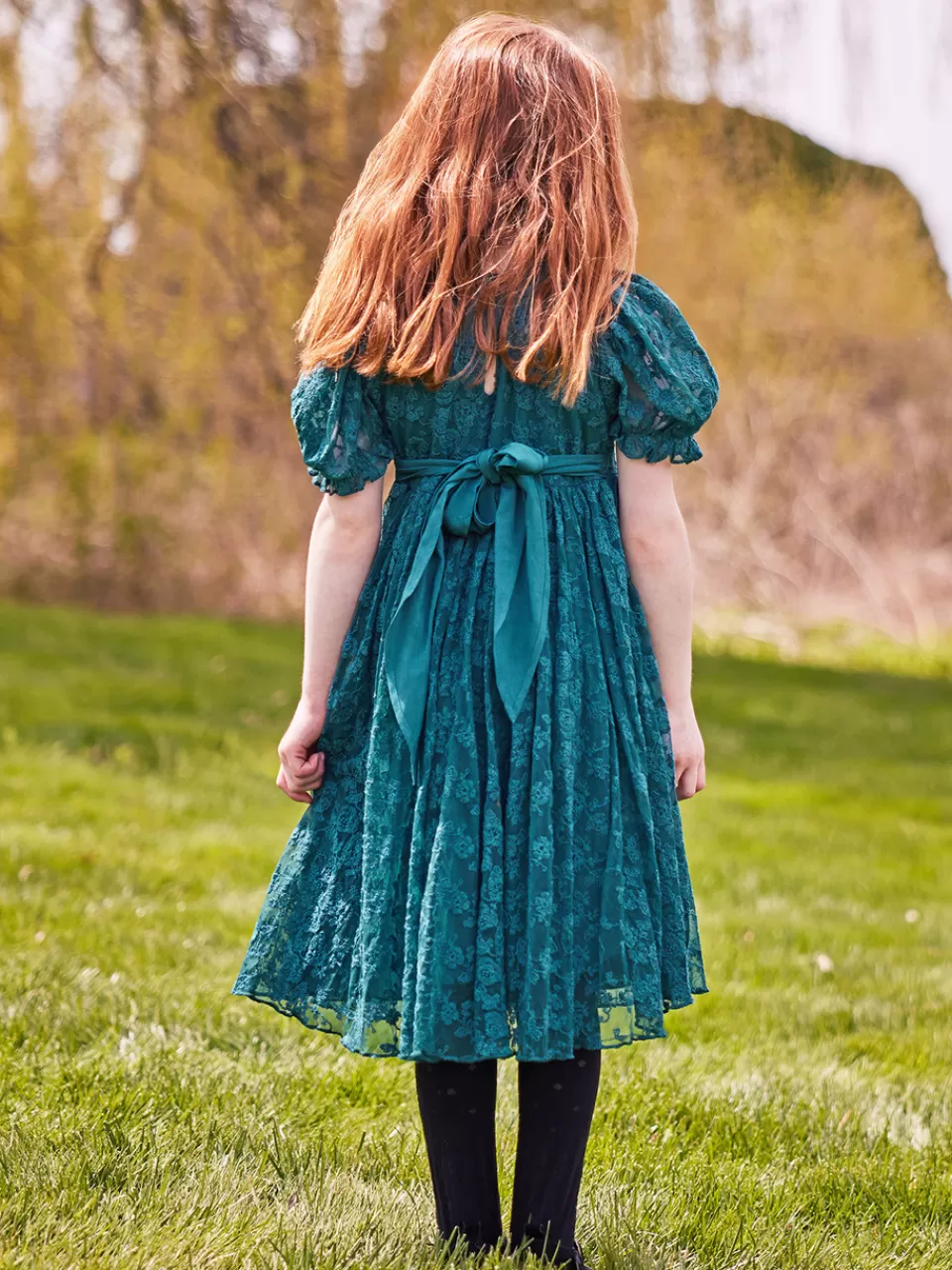 Élégantes robes printanières Victoria - Collection exclusive en soldes éclair

(：，，