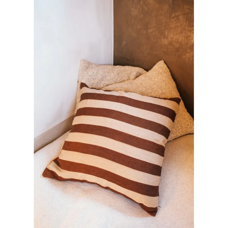 Coussin Décoratif Nature en Lin et Coton Écologique - 60x60 cm - Ton Chocolat Chaud - Collection WILDLIFE Pomax 

（：，，，。，，，）