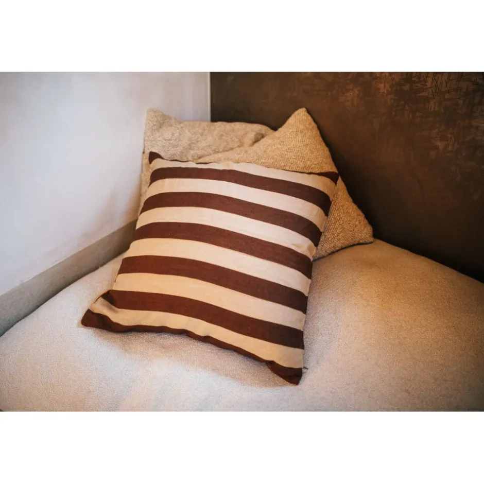 Coussin Décoratif Nature en Lin et Coton Écologique - 60x60 cm - Ton Chocolat Chaud - Collection WILDLIFE Pomax 

（：，，，。，，，）