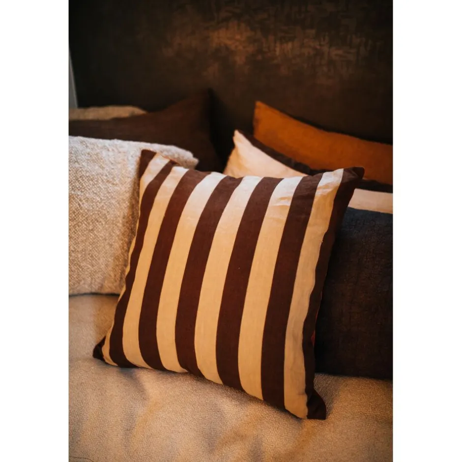 Coussin Décoratif Nature en Lin et Coton Écologique - 60x60 cm - Ton Chocolat Chaud - Collection WILDLIFE Pomax 

（：，，，。，，，）