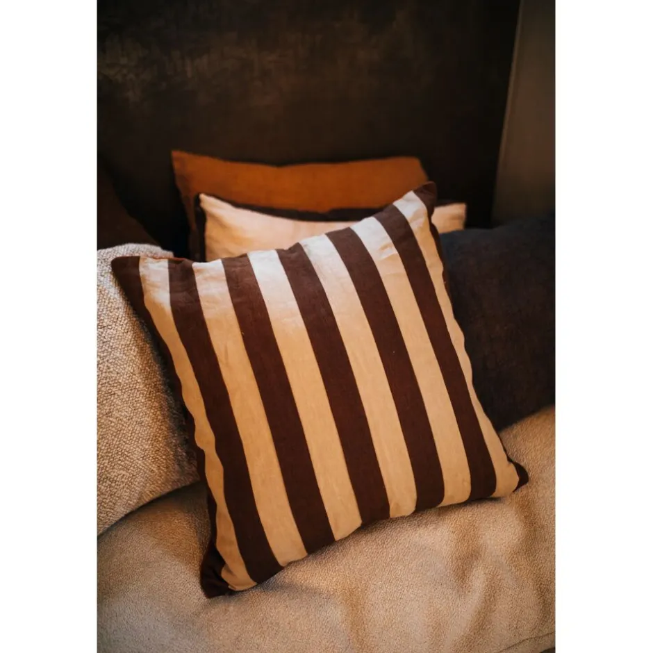 Coussin Décoratif Nature en Lin et Coton Écologique - 60x60 cm - Ton Chocolat Chaud - Collection WILDLIFE Pomax 

（：，，，。，，，）