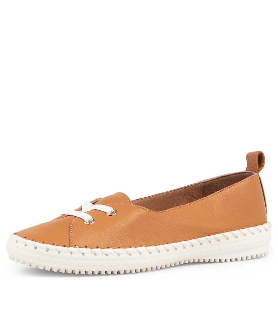 Découvrez nos mocassins femme SUPERSOFT - cuir brun foncé souple au style intemporel