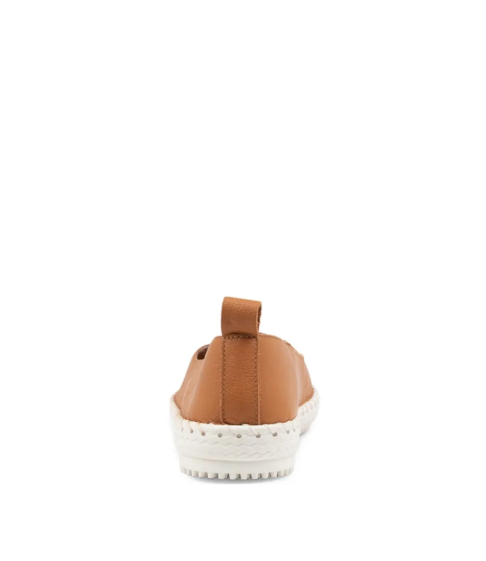 Découvrez nos mocassins femme SUPERSOFT - cuir brun foncé souple au style intemporel