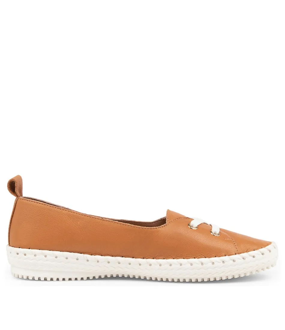Découvrez nos mocassins femme SUPERSOFT - cuir brun foncé souple au style intemporel